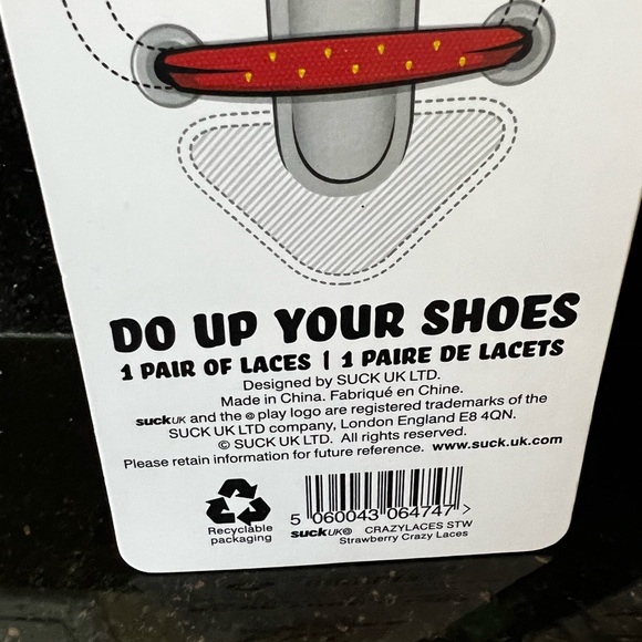 New Vintage Strawberry Crazy Laces with Green Bows - Set of Two - Picture 3 of 6